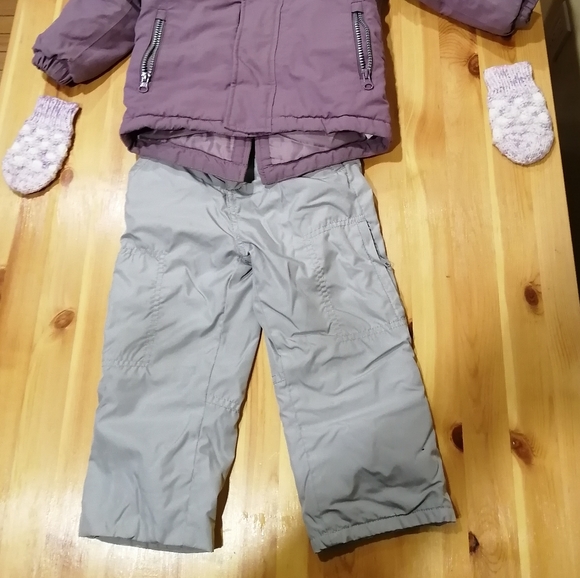 Snow outfit - Picture 2 of 2